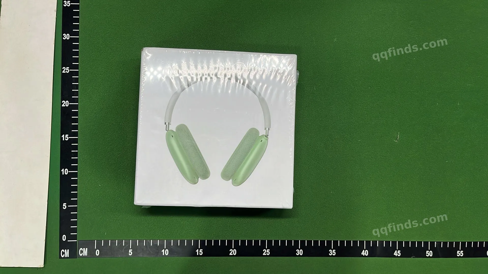 Apple AirPods and Headphones QC