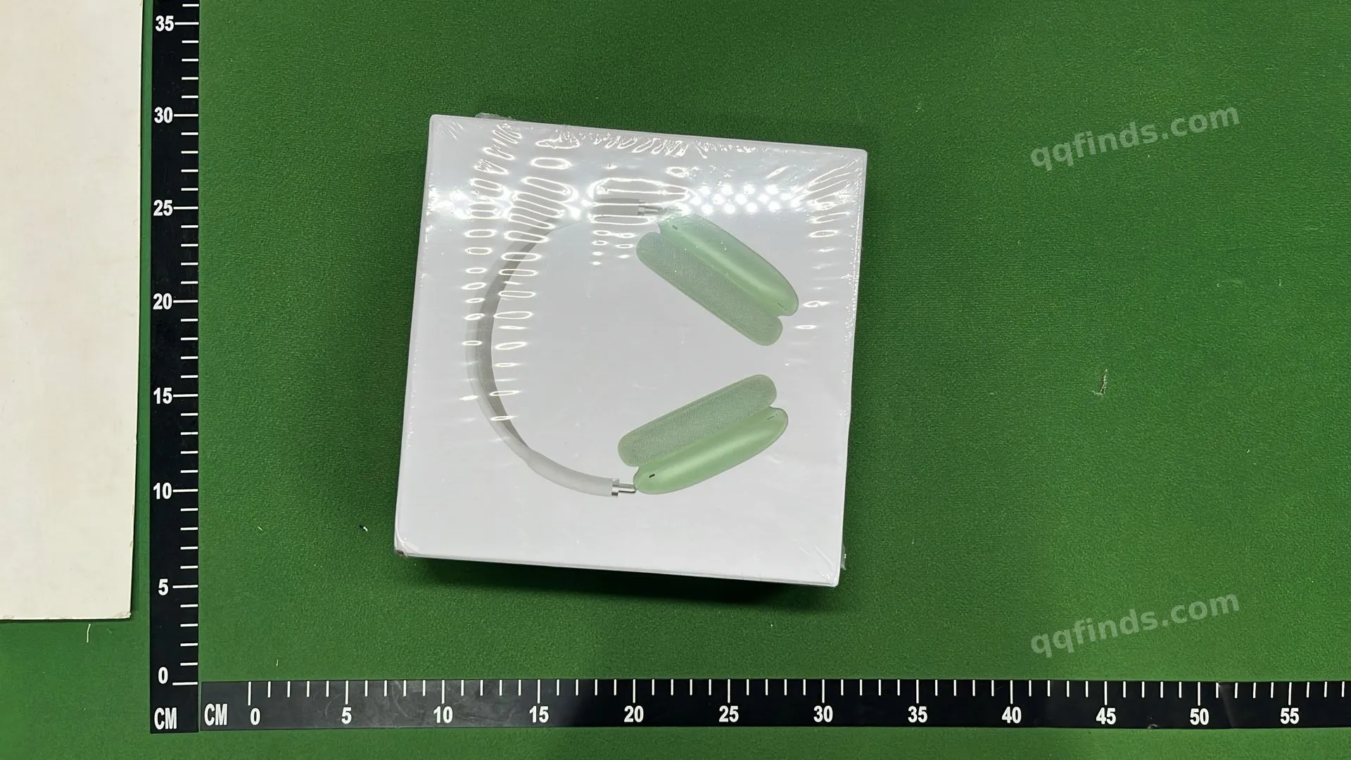 Apple AirPods and Headphones QC
